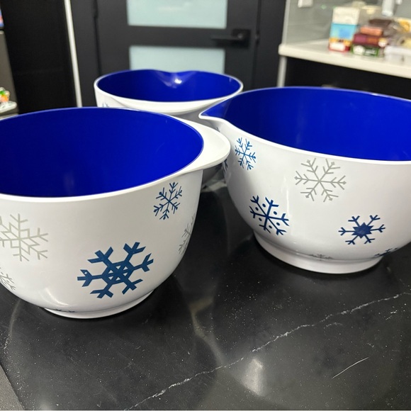 Snowflake Mixing Bowls Set - Picture 3 of 3